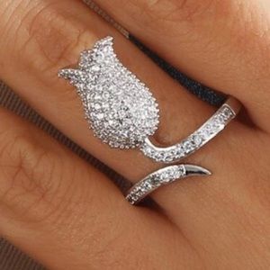 ✨✨Dainty White Gold Rose Ring✨Adjustable✨✨